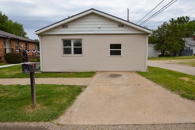 Cute, comfortable and efficient two bedroom single story home - photo 3