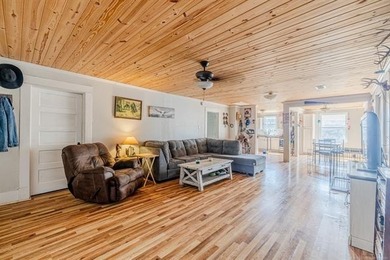 Farmhouse Chic in the Heart of Mannford! This charming 3-bedroom - photo 5