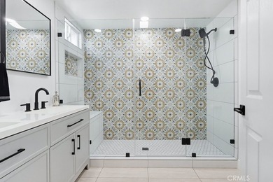 Come see this beautiful, newly renovated 3-bedroom, 2-bathroom - photo 35