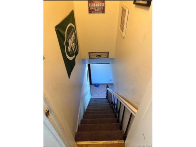 Welcome to this cozy and well-maintained 1-bedroom, 1.5-bathroom - photo 10