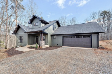 Smith Mountain Lake Home For Sale in Moneta Virginia