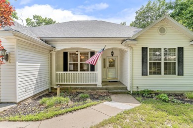Enjoy lake life in this beautiful 4-bedroom, 3 bath home with a - photo 2
