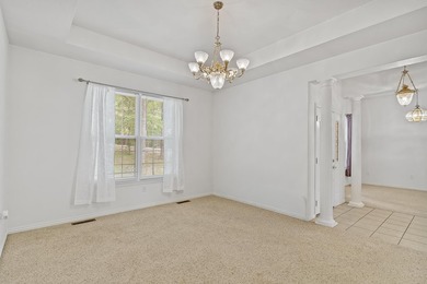 Enjoy lake life in this beautiful 4-bedroom, 3 bath home with a - photo 6