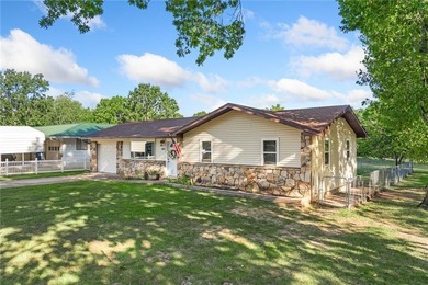 Bull Shoals Lake Home For Sale in Lead Hill Arkansas