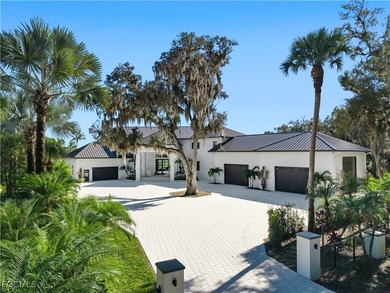 A rare Waterfront estate offering privacy, scale, and true - photo 3