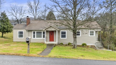 Fort Loudoun Lake Home For Sale in Knoxville Tennessee