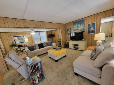 Welcome to easy, carefree living in this beautifully maintained - photo 22