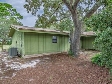 Bayside retreat on 1.95 acres with sweeping views of - photo 3