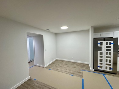 No Age Restrictionspletely Renovated End-Unit Condo Move in - photo 4