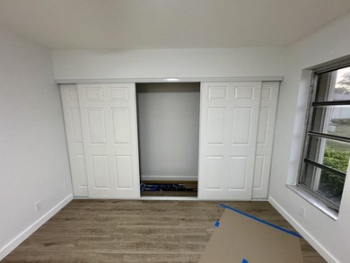No Age Restrictionspletely Renovated End-Unit Condo Move in - photo 10