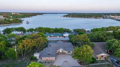 Welcome to your private retreat overlooking beautiful Lake - photo 1