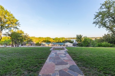 Welcome to your private retreat overlooking beautiful Lake - photo 5