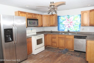 Almost 10 ACRES of land! Great place to build your dream home on - photo 17