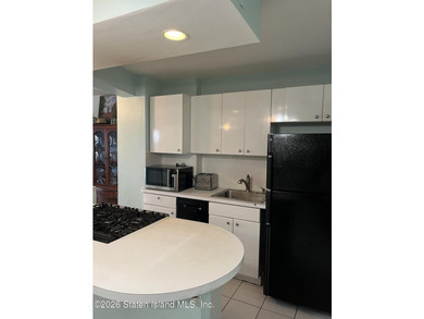 Welcome to The Fountains, a luxury high rise offering 24-hour - photo 17