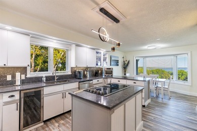 Welcome to your private retreat overlooking beautiful Lake - photo 8