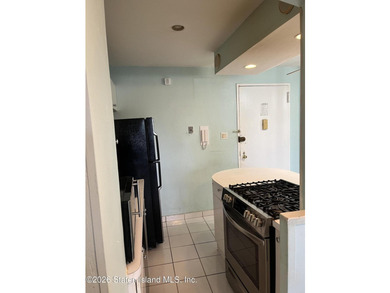 Welcome to The Fountains, a luxury high rise offering 24-hour - photo 18