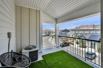 Nearly new and better than waiting for new construction! This - photo 19