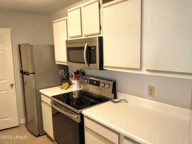 Move in ready fully furnished. Brand new HVAC system . Would - photo 21