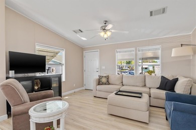 Absolutely adorable and move-in ready, this 2-bedroom, 2-bath - photo 5