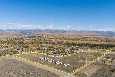 Great investment opportunity! This parcel offers an ideal - photo 3