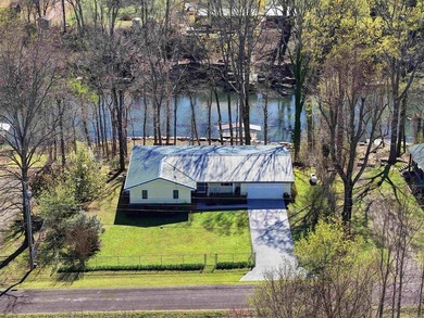 Sellers are motivated! Welcome to 279 River Drive Estates in - photo 1