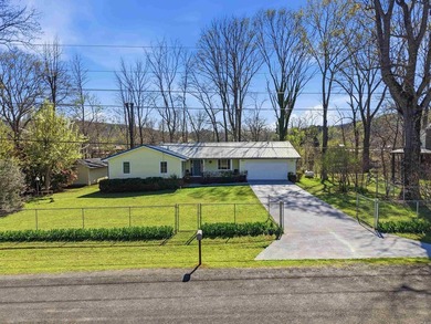 Sellers are motivated! Welcome to 279 River Drive Estates in - photo 2
