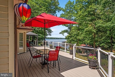 Welcome to an exceptional waterfront retreat on the widest and - photo 11