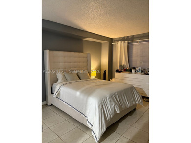 Prime Kendall location, across from Miami Dade College (104th - photo 4