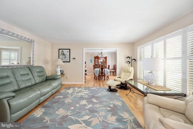 Welcome to an exceptional waterfront retreat on the widest and - photo 18
