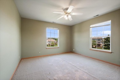 Welcome to this beautifully maintained end-unit townhome - photo 21