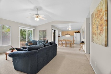 Welcome to this charming and comfortable 3-bedroom, 1-bath home - photo 8
