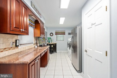 Welcome to an exceptional waterfront retreat on the widest and - photo 29
