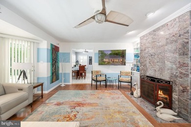 Welcome to an exceptional waterfront retreat on the widest and - photo 31