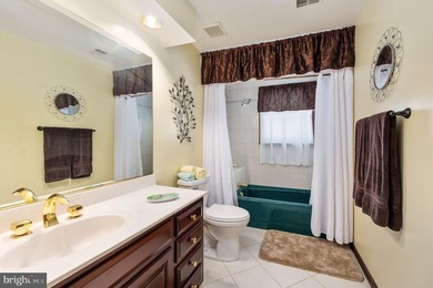 Welcome to an exceptional waterfront retreat on the widest and - photo 48