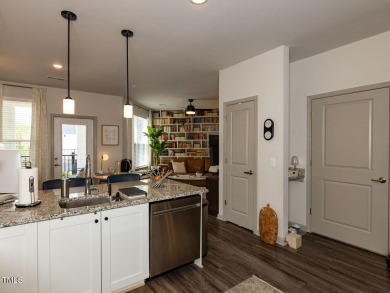 Beautiful Modern design Condo in a Building with Residential