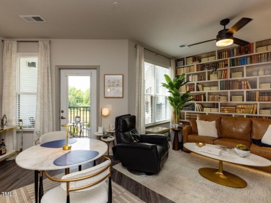 Beautiful Modern design Condo in a Building with Residential