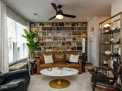 Beautiful Modern design Condo in a Building with Residential