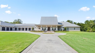 Experience an elevated lifestyle in this expansive, single-level - photo 3