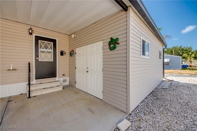 If you are looking for a fully furnished home, you have found it - photo 4