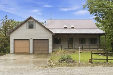 Some houses have curb appeal.This one has a reputation.The kind - photo 3