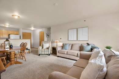 This well-maintained 1-bedroom condo offers a comfortable - photo 5