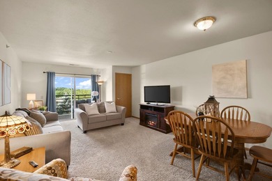 This well-maintained 1-bedroom condo offers a comfortable - photo 6