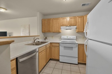 This well-maintained 1-bedroom condo offers a comfortable - photo 8