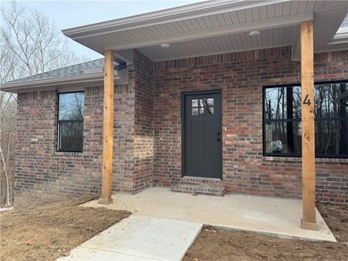 Lake Loch Lomond Home For Sale in Bella Vista Arkansas