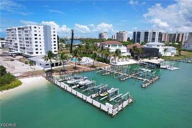 Wake up to sparkling bay views and spend your days enjoying the - photo 2