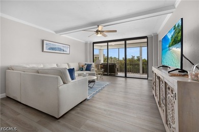 Wake up to sparkling bay views and spend your days enjoying the - photo 5