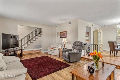 Beautiful one-owner Port Orange pool home located on a desirable - photo 3
