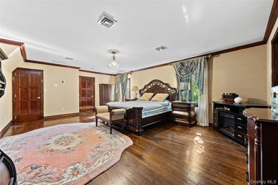 Welcome to 2 Rutland Road, a distinguished English Tudor - photo 20