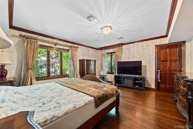 Welcome to 2 Rutland Road, a distinguished English Tudor - photo 22
