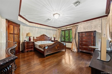 Welcome to 2 Rutland Road, a distinguished English Tudor - photo 23